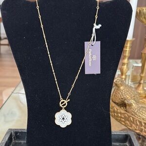 ParkerRose Gold plated Necklace with White Floral Pendant